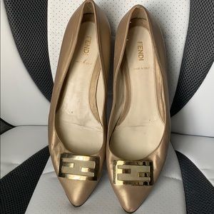 Fendi beige flats - Sz 10